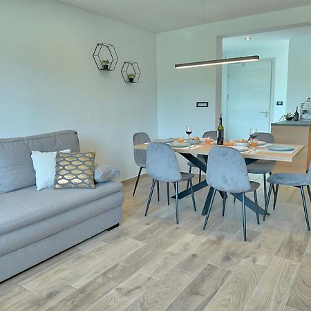 Apartments Lipa Plac โพสโตยนา ภายนอก รูปภาพ