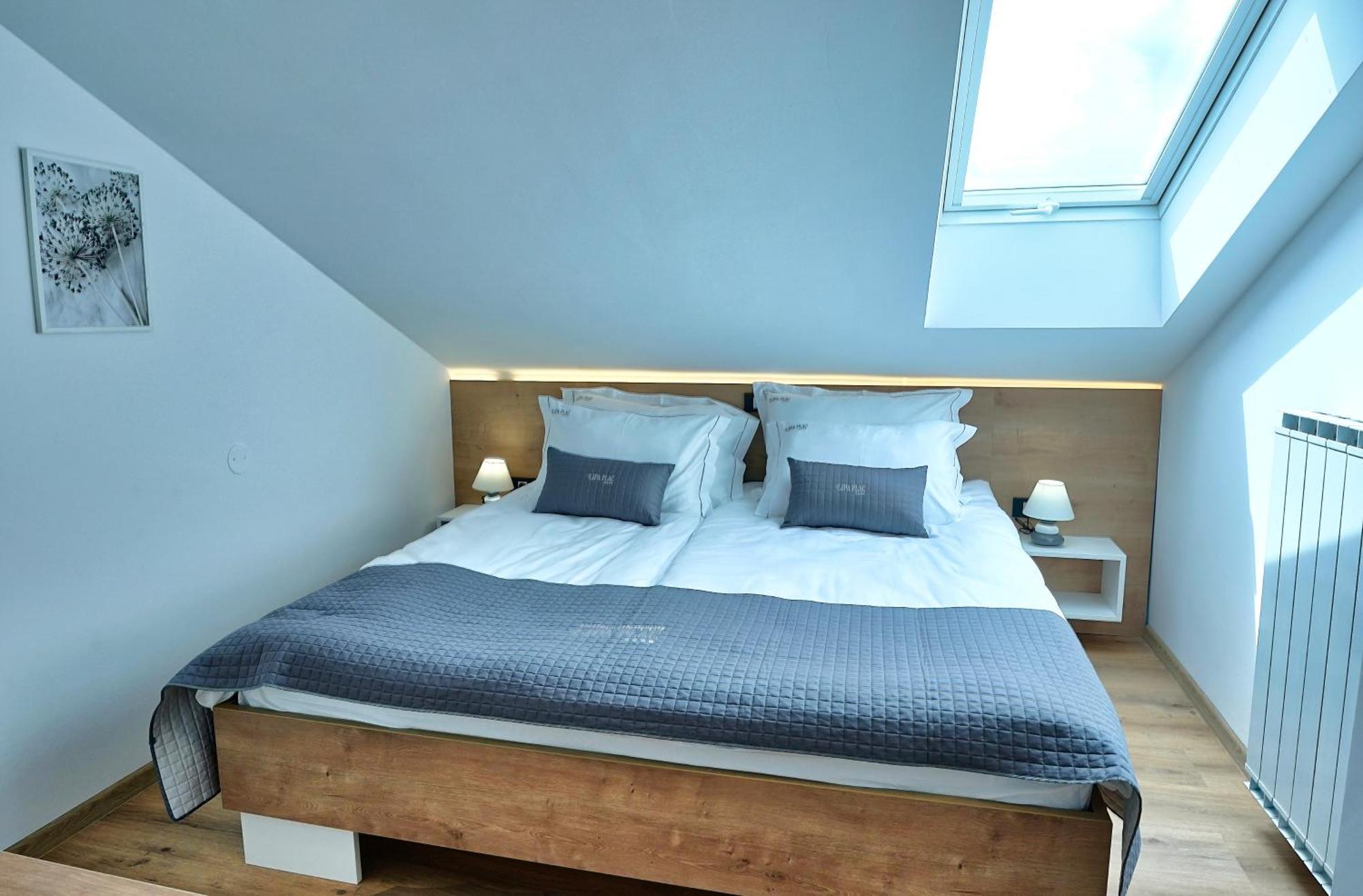 Apartments Lipa Plac โพสโตยนา ภายนอก รูปภาพ