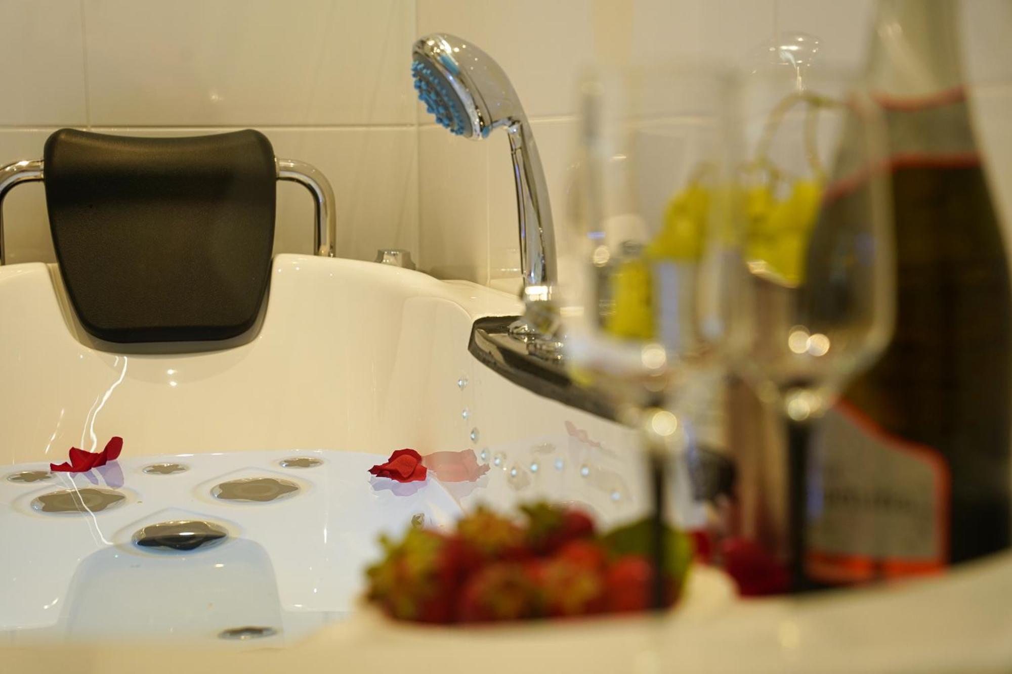 Apartments Lipa Plac โพสโตยนา ภายนอก รูปภาพ