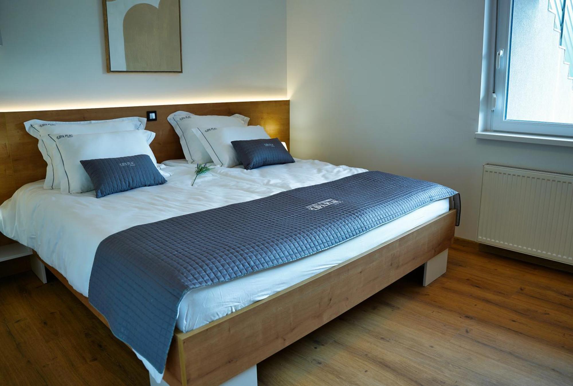 Apartments Lipa Plac โพสโตยนา ภายนอก รูปภาพ