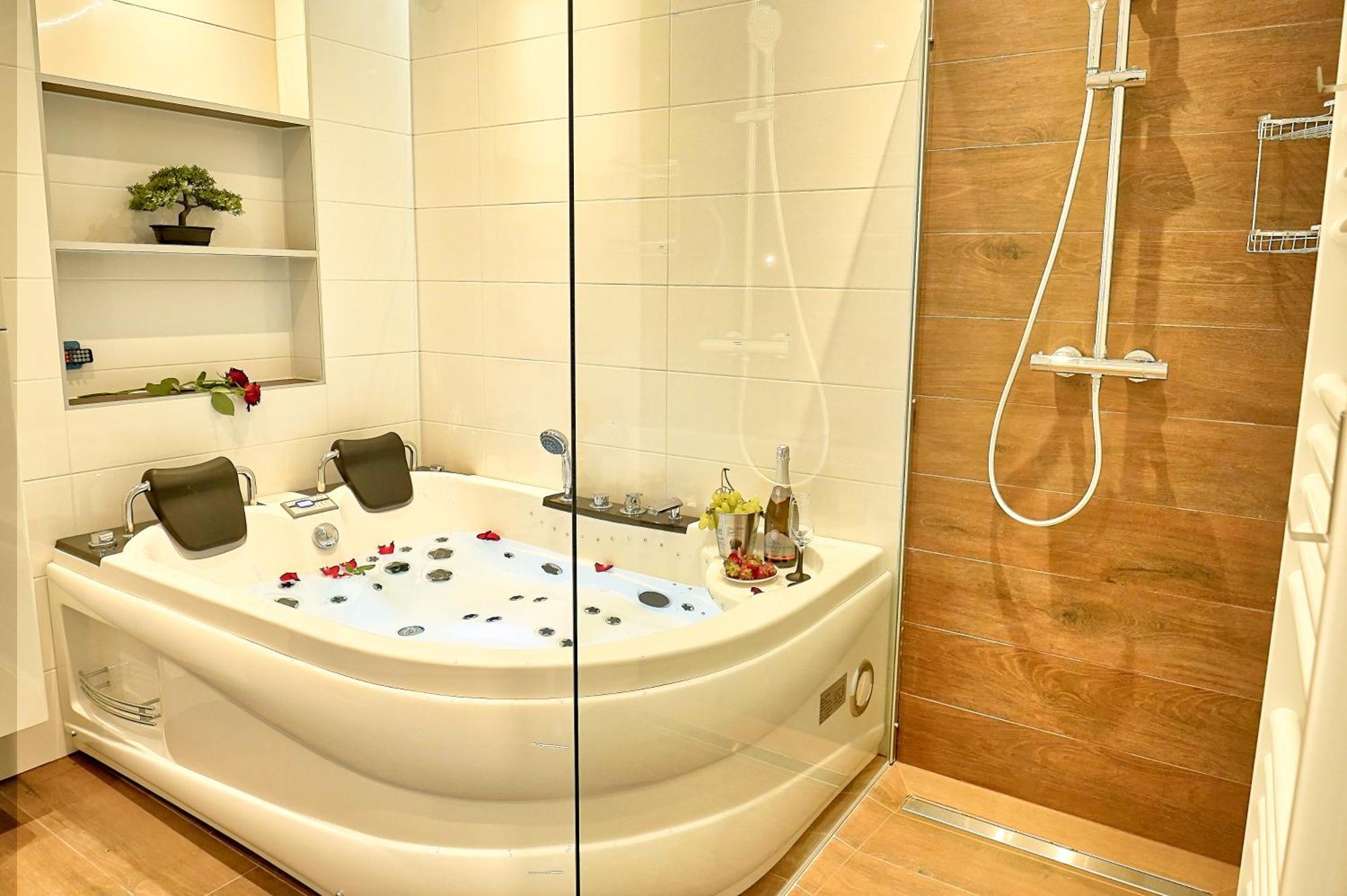 Apartments Lipa Plac โพสโตยนา ภายนอก รูปภาพ