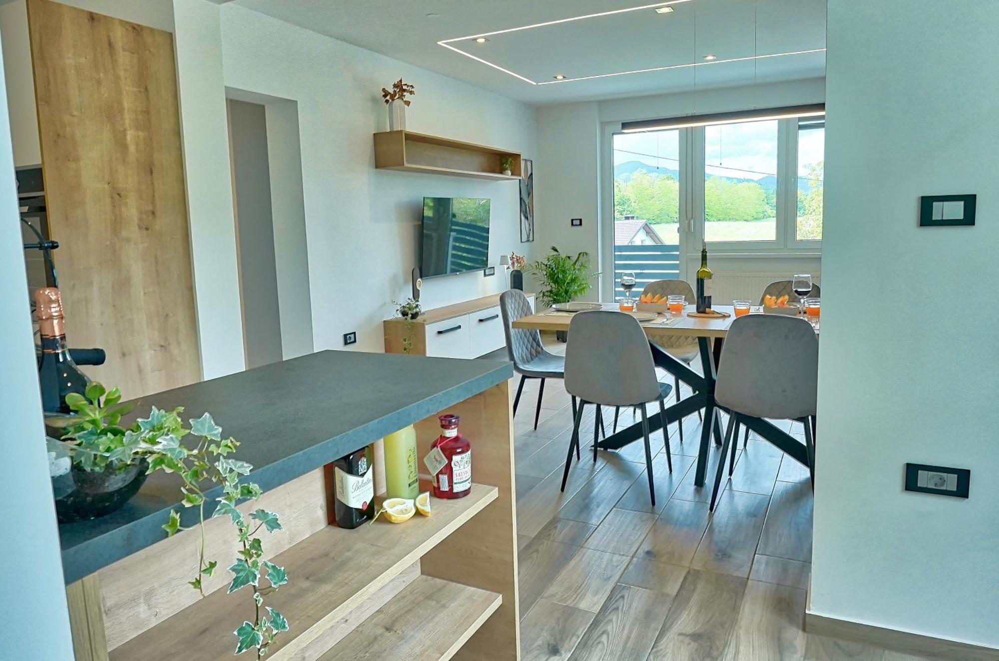 Apartments Lipa Plac โพสโตยนา ภายนอก รูปภาพ